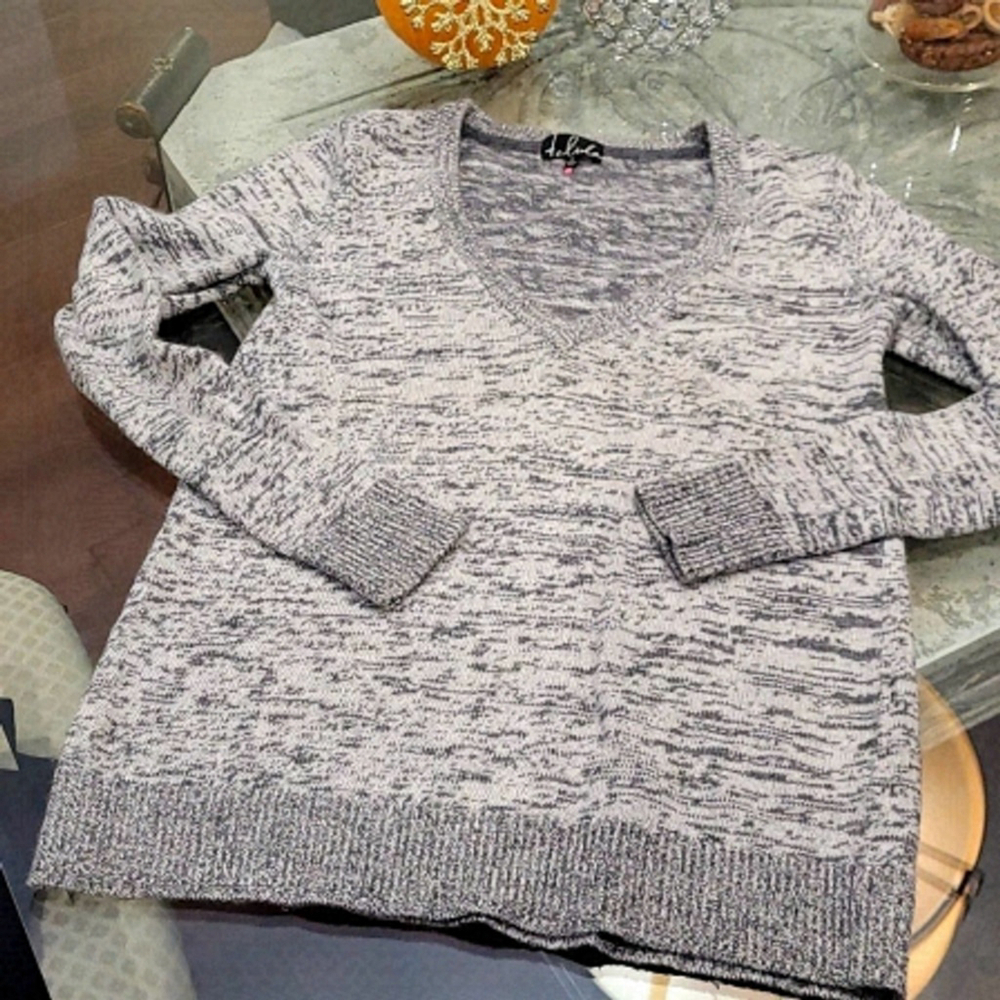TALULA V NECK GRAY ANGORA CASHMERE BLEND SWEATER